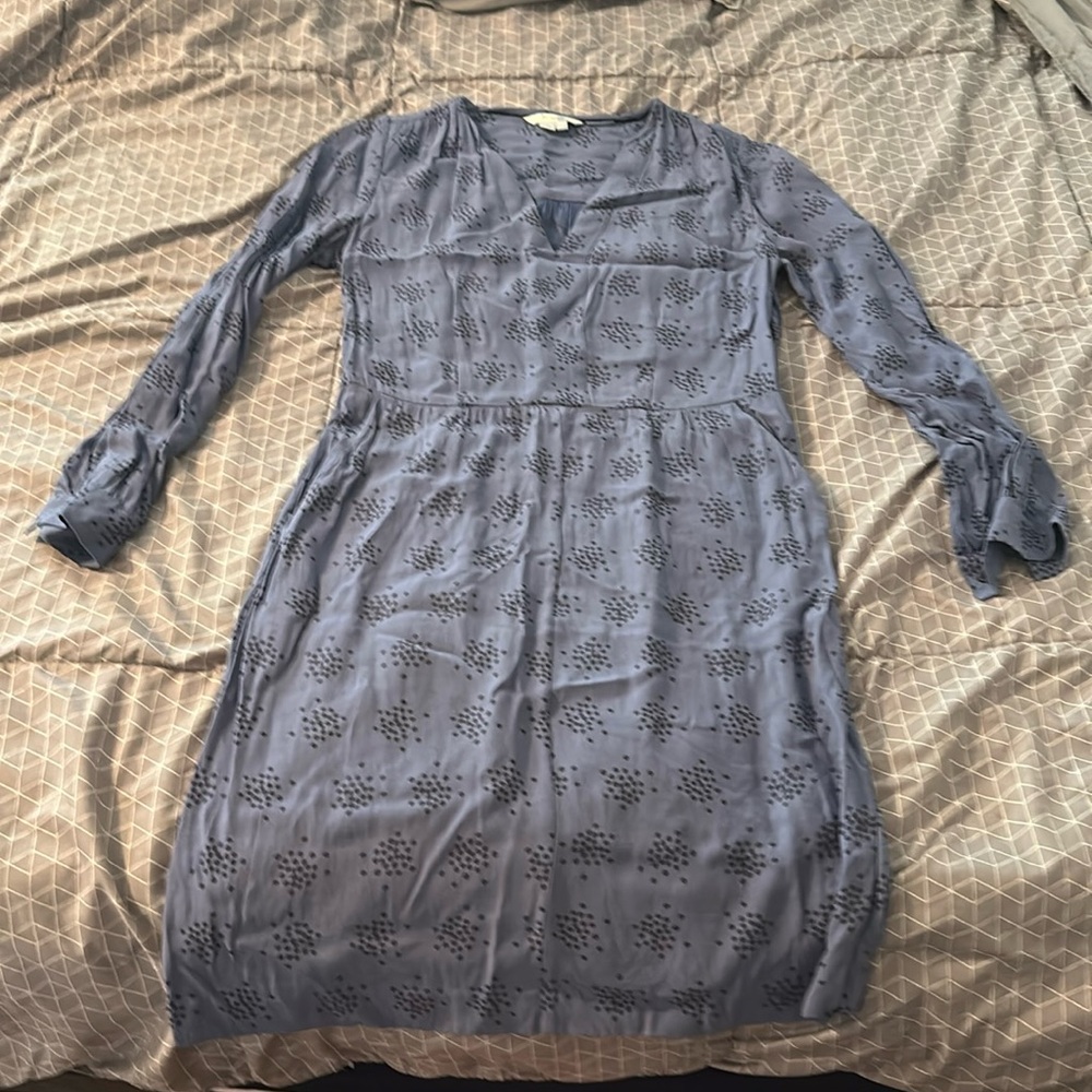 Bodden long sleeved, blue and black polkadotted mid length dress